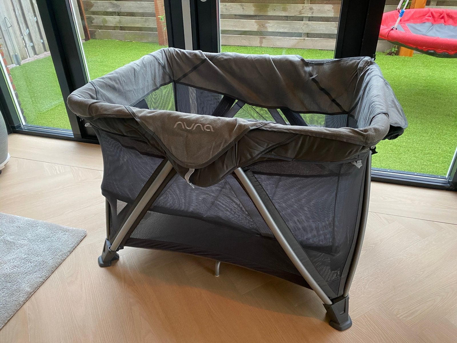 Nuna Sena Aire Reisbedje - Zo goed als nieuw, Kinderen en Baby's, Ophalen, Zo goed als nieuw, Reisbedje