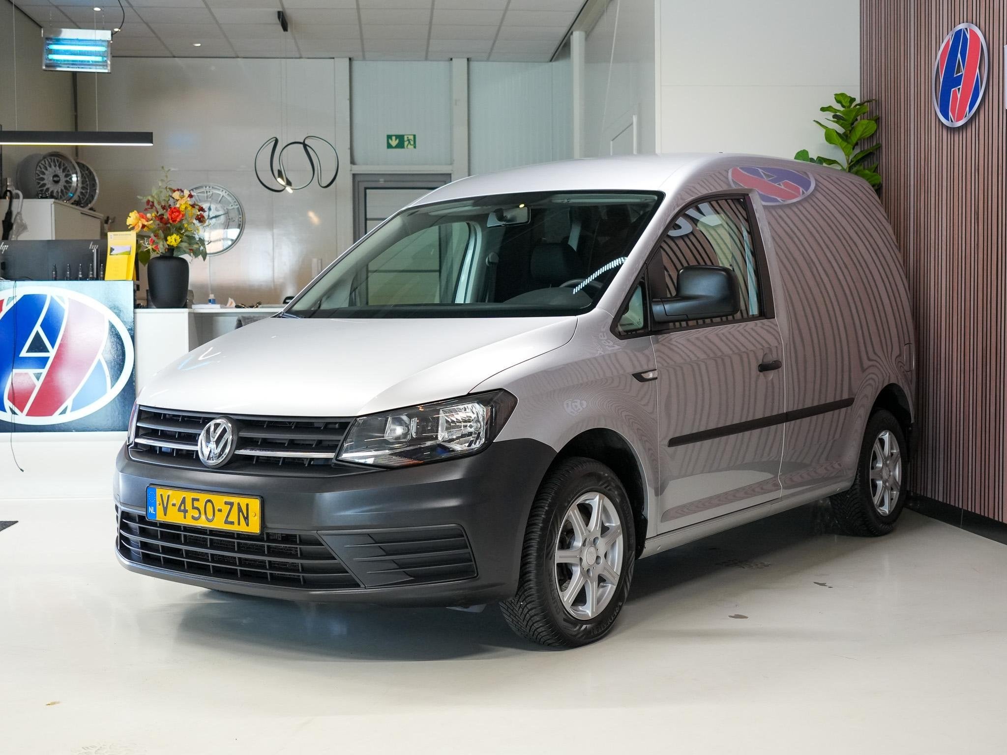 Volkswagen Caddy 2.0 TDI L1H1 BMT Economy Business, Dealer onderhouden, Stof, Gebruikt, 4 cilinders