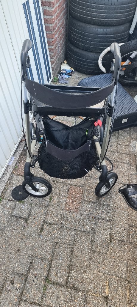 Te koop rollater, Ophalen, Lichtgewicht, Gebruikt