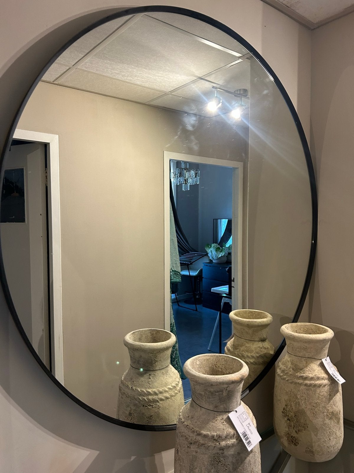 Grote ronde spiegel met zwarte rand, Huis en Inrichting, Ophalen, 100 tot 150 cm, Rond, Zo goed als nieuw
