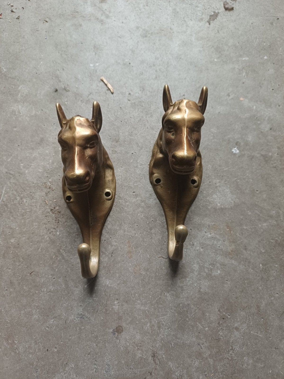 Set van 2 vintage messing paardenhoofd wandhaken, Gebruikt, Wandhaken, Ophalen of Verzenden, Minder dan 100 cm