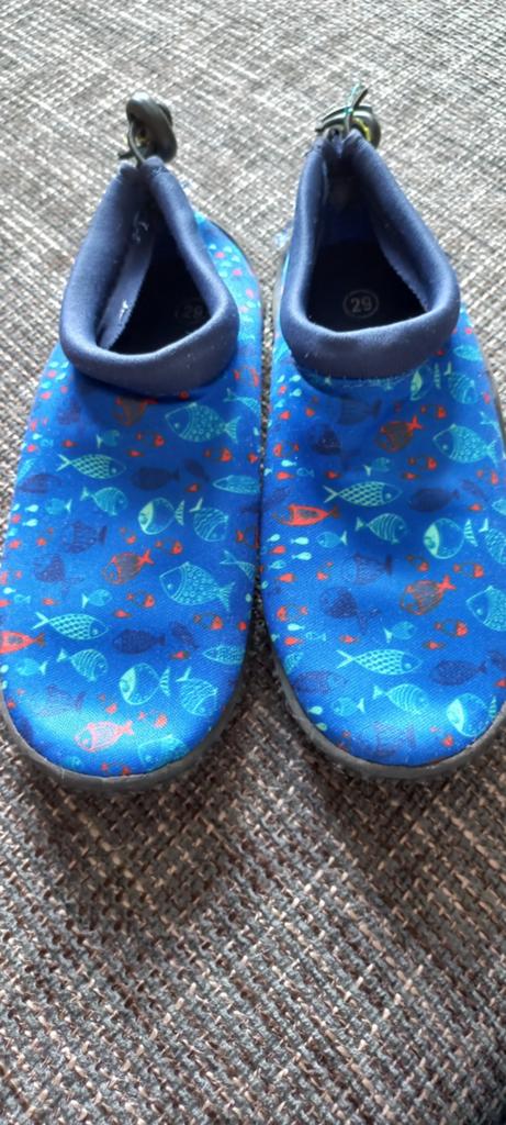 STRAND/KIEZEL/ZEE WATERSCHOENEN MT 29 BLAUW, Ophalen of Verzenden, Zo goed als nieuw, Jongen of Meisje, Zwemschoenen
