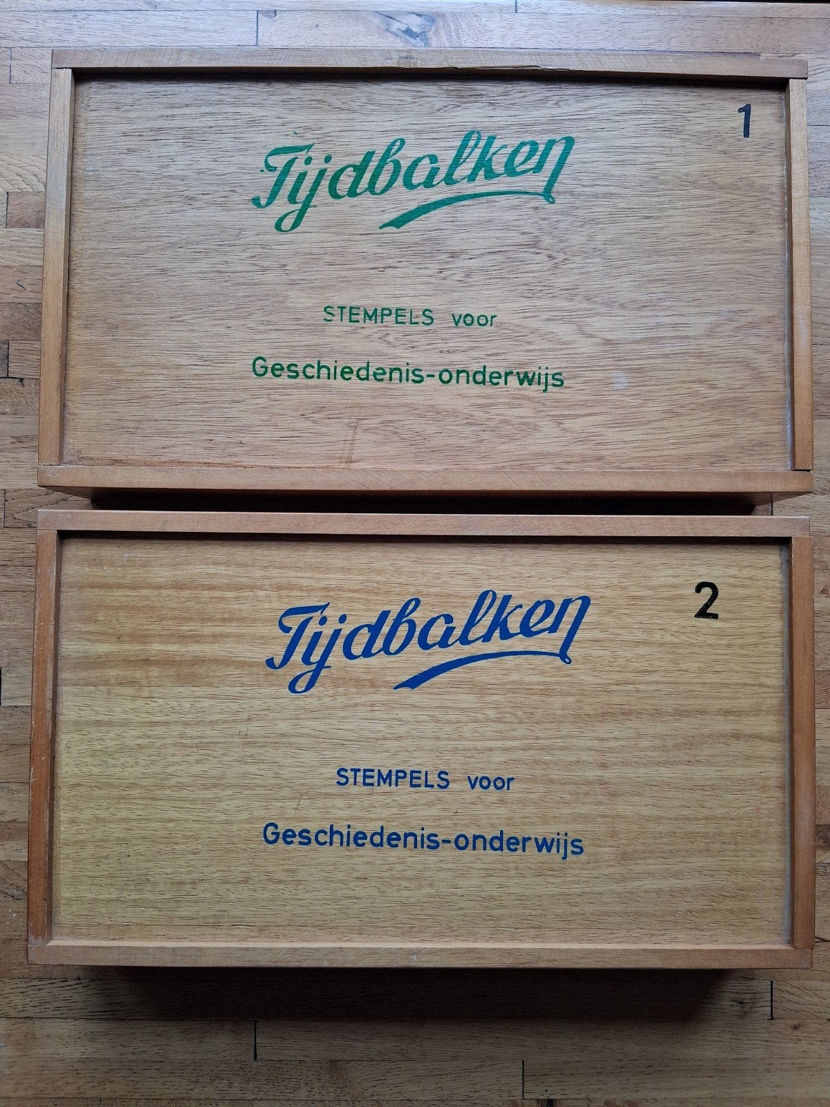 tijdbalken stempels voor geschiedenis onderwijs 2 sets compl, Hobby en Vrije tijd, Ophalen of Verzenden, Houten stempel