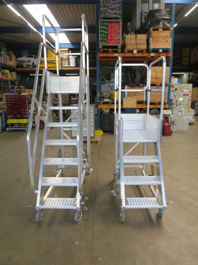 dirks mobiele platformtrap bordestrap magazijntrap 2 types, Ophalen, Trap, Dirks, Dirks.com
