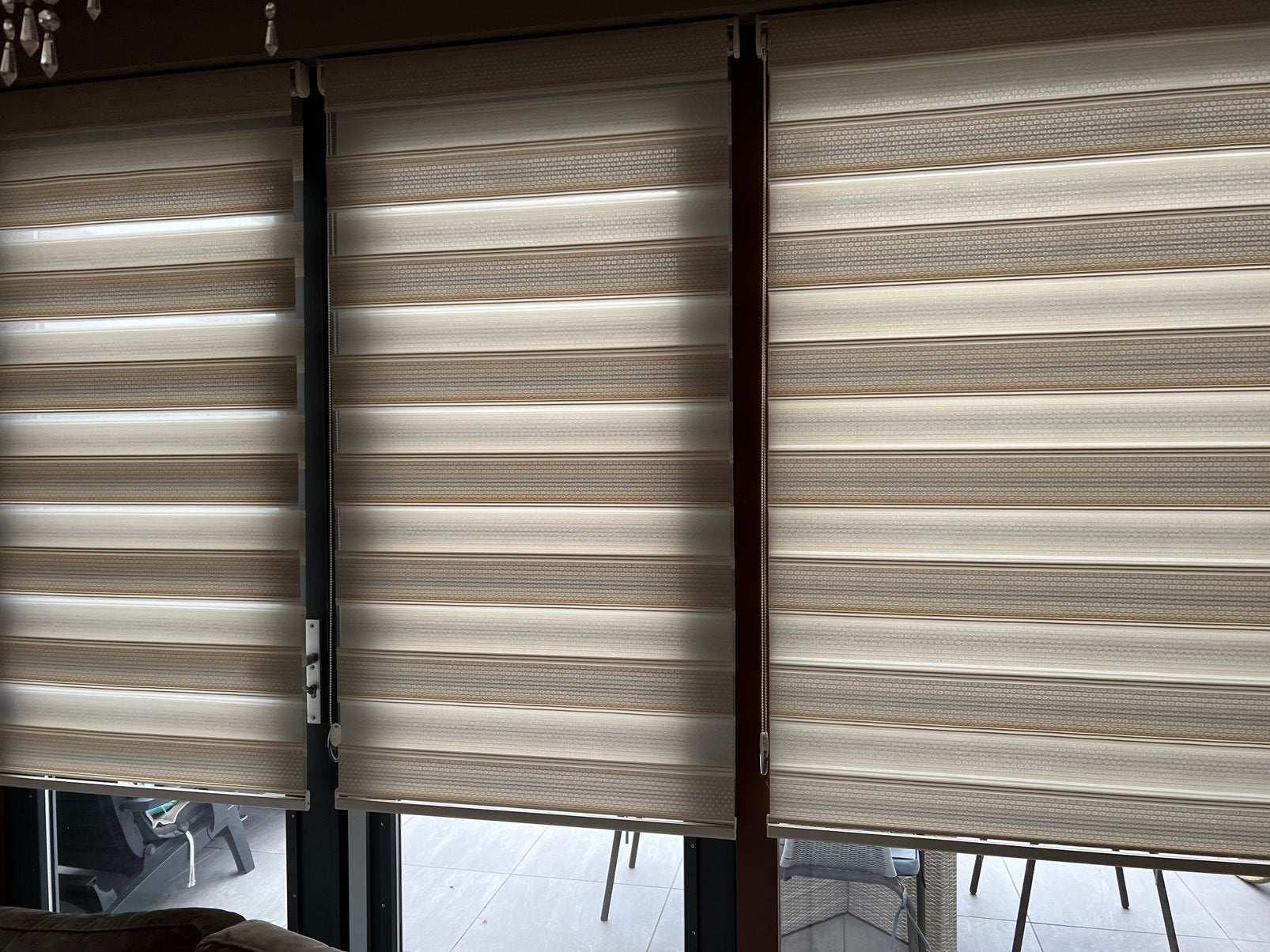4 moderne beige/zilver rolgordijn, Ophalen of Verzenden, Zo goed als nieuw, Beige, Rolgordijn