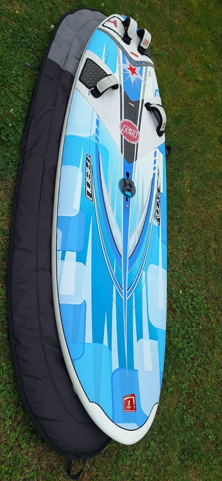 Tabou Rocket 125 liter windsurfplank met vin en tas, Ophalen, 250 tot 300 cm, Gebruikt, Tabou