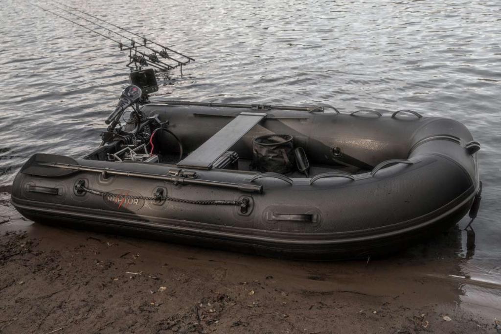 Zodiac raptor 4m extreme, Watersport en Boten, Hengelsport | Karpervissen, Ophalen, Zo goed als nieuw, Complete set