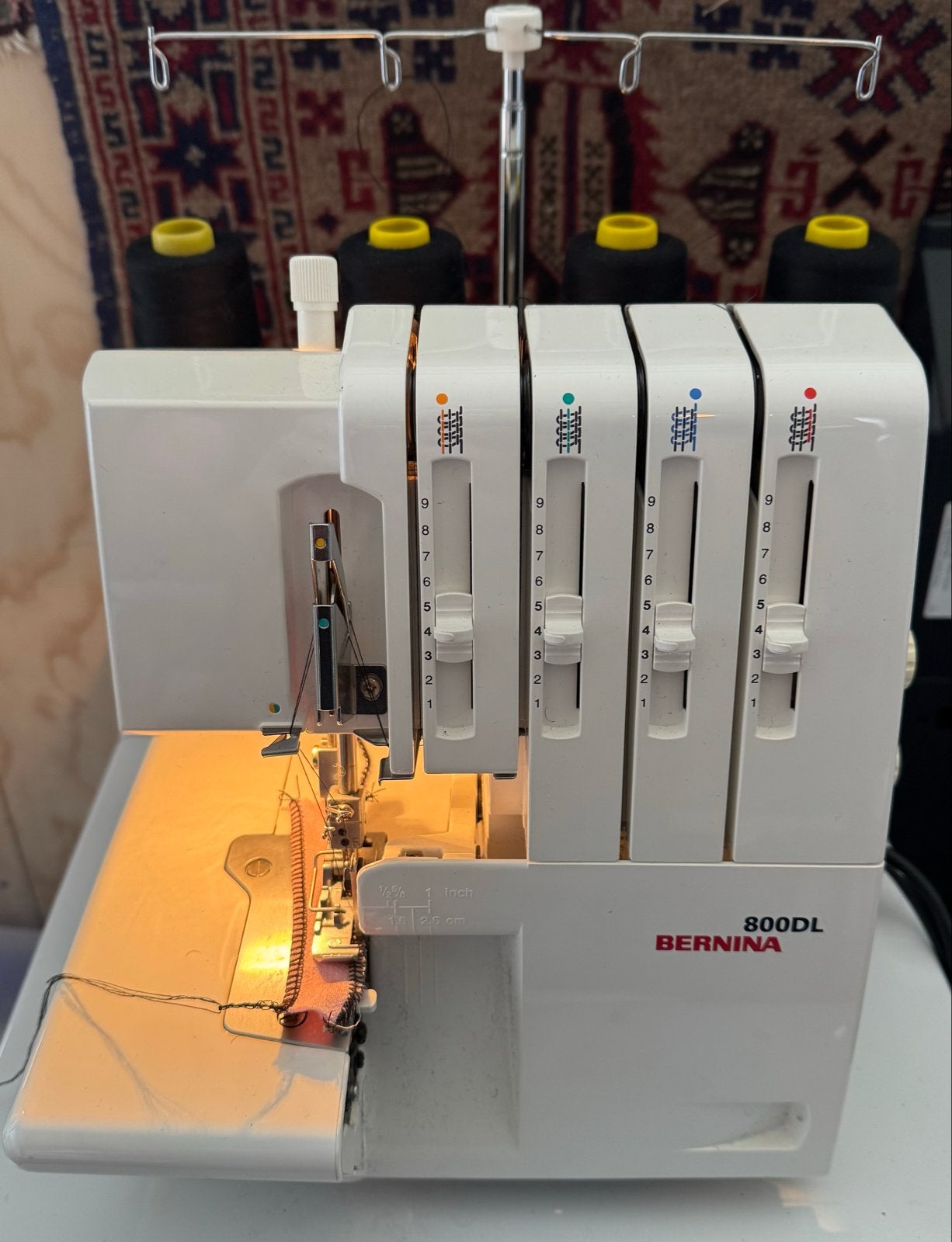 Bernina 800DL Lockmachine - izgs, Gebruikt, Bernina, ., Ophalen of Verzenden