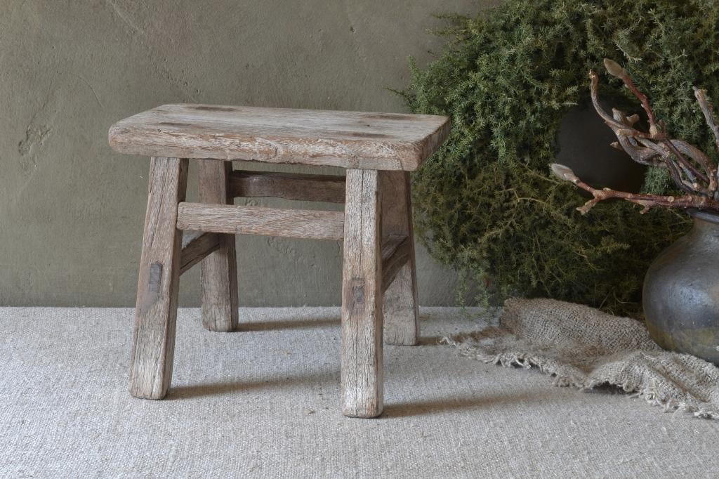 Klein oud Chinees krukje vensterbankkrukje, Huis en Inrichting, Ophalen of Verzenden, Gebruikt, Hout