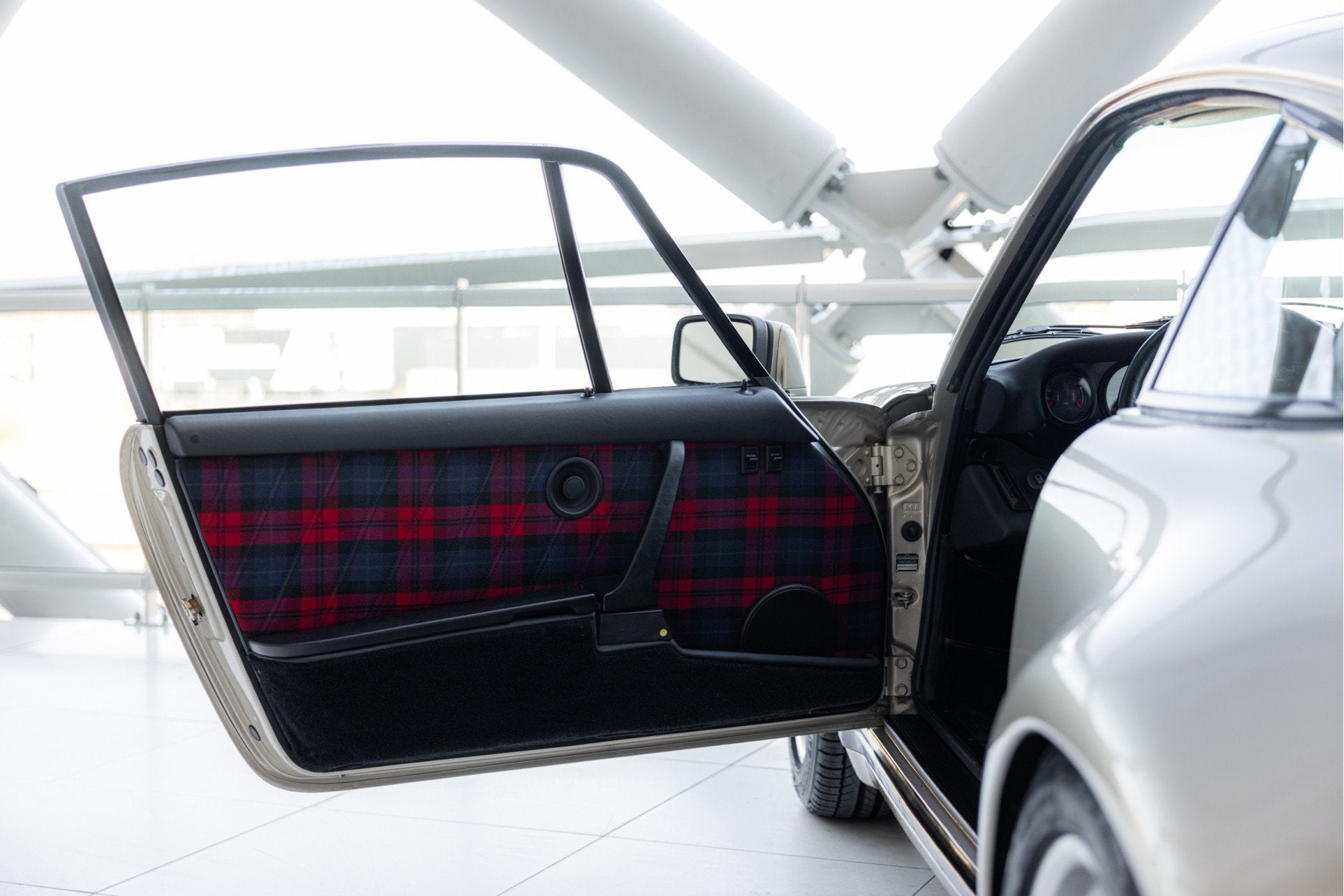 Porsche 911 930 3.0 Turbo Coupé | Schuif/kanteldak | Incl., Auto's, Oldtimers, Zwart, 2993 cc, 4 stoelen, Leder en Stof