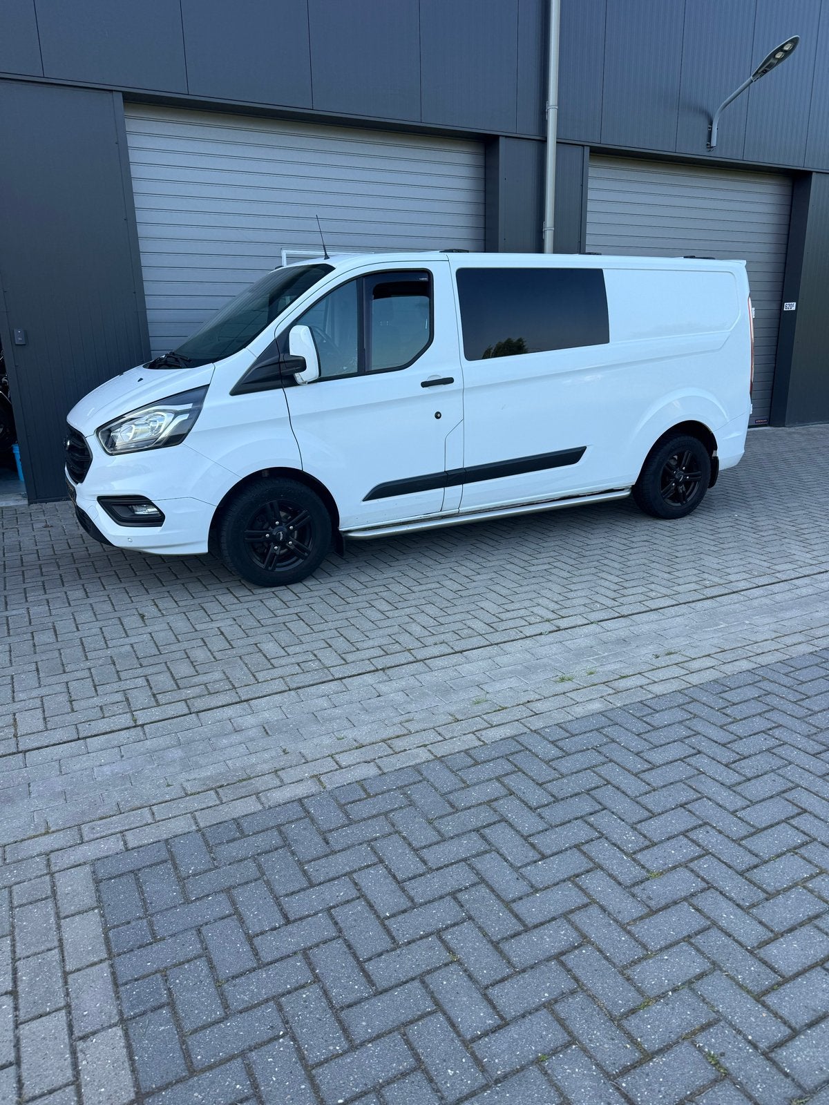 Ford Transit Custom GB 2.0 Tdci 130PK 300 L2h1 2018 euro 6, Auto's, Bestelauto's, 15 km/l, 1995 cc, 4 cilinders, 6 stoelen