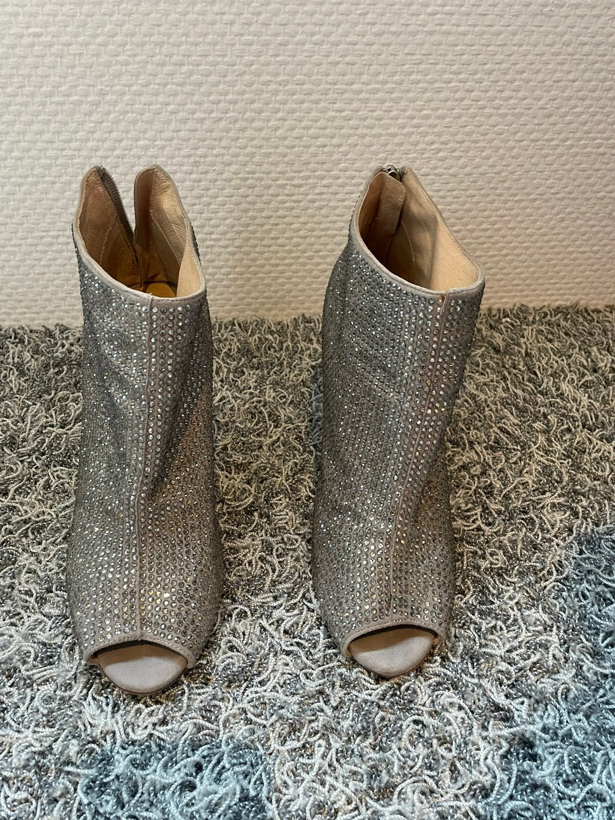 Lola cruz enkel laarsjes met steentjes maat 39, Kleding | Dames, Schoenen, Lage of Enkellaarzen, Ophalen of Verzenden, Zo goed als nieuw