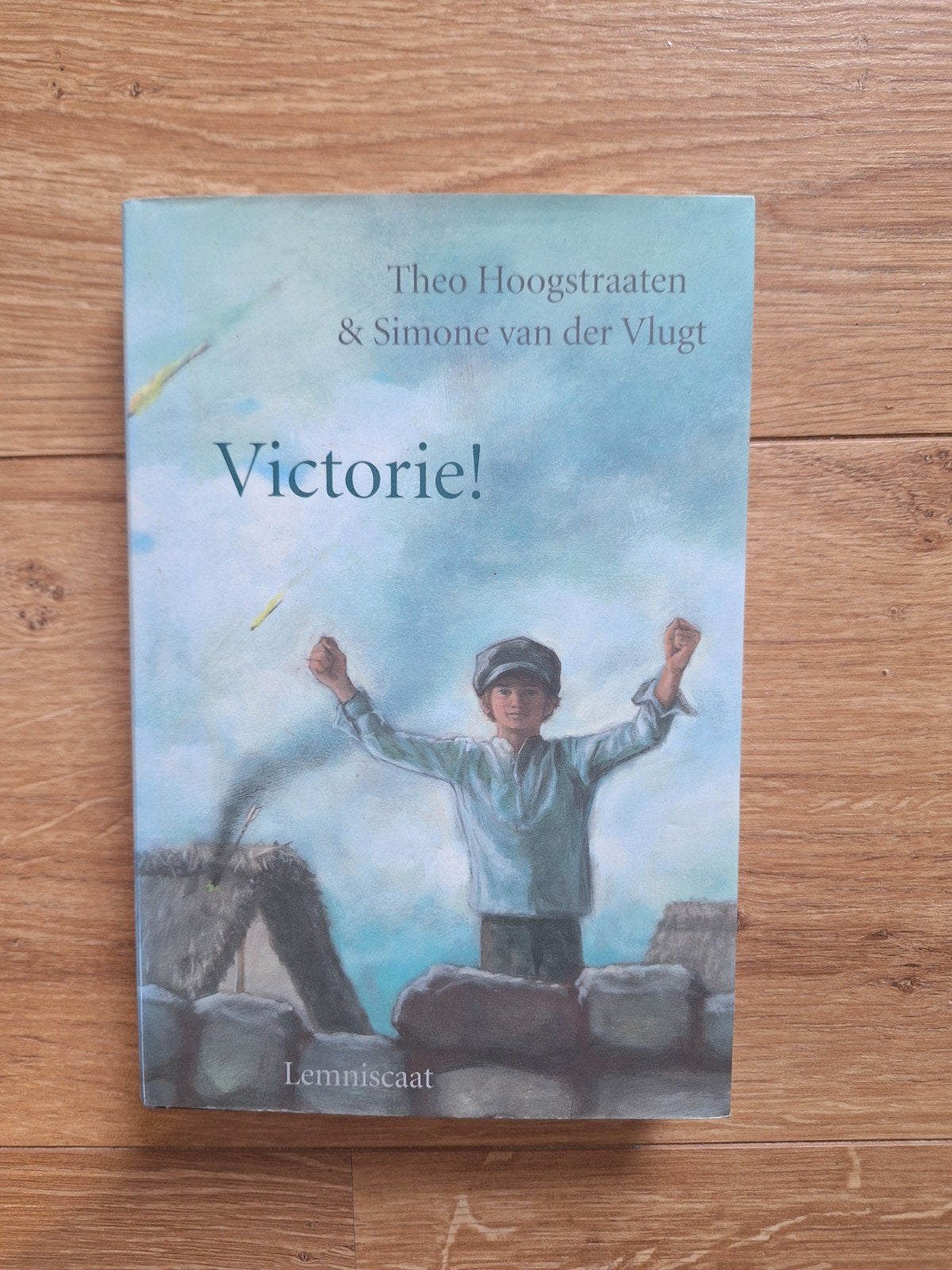 Simone van der Vlugt - Victorie!, Ophalen of Verzenden, Zo goed als nieuw, Simone van der Vlugt; Theo Hoogstraaten