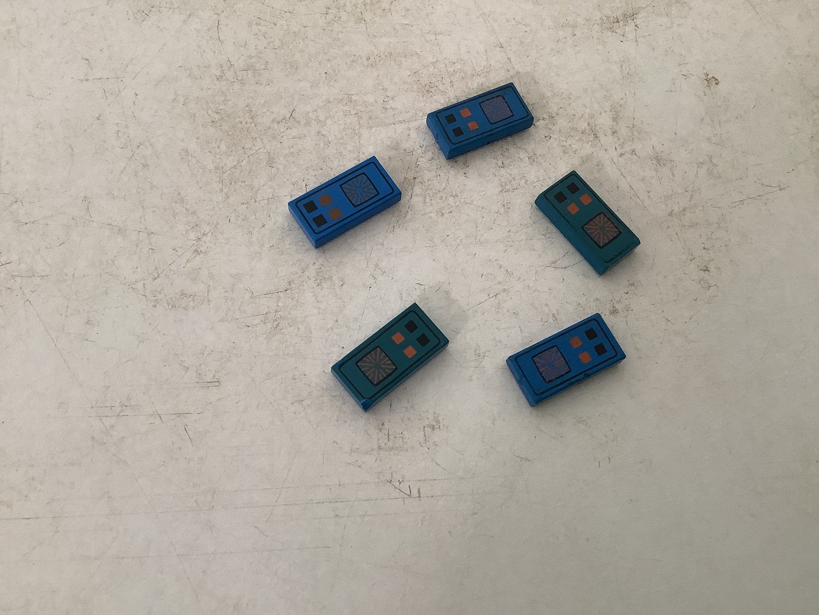 Lego tegel 1x2 blauw met computer scherm paneel patroon, Ophalen of Verzenden, Gebruikt, Losse stenen, Lego