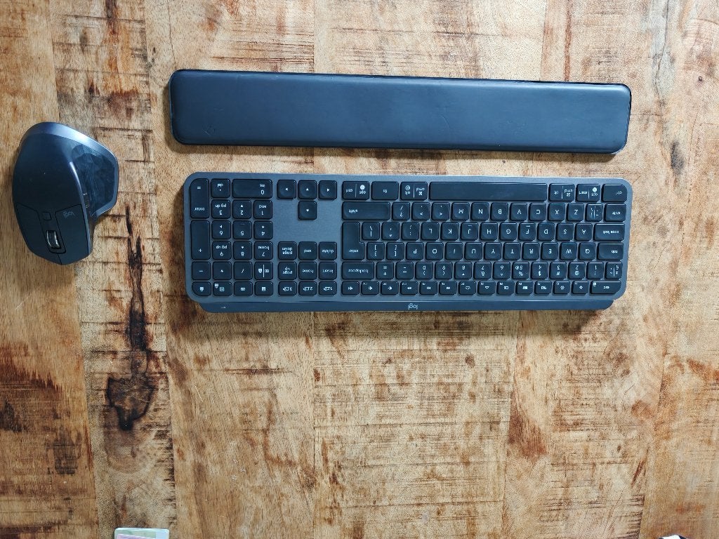 Logitech mx keys toetsenbord i.z.g.s. met polssteun, Computers en Software, Toetsenborden, Ophalen, Gebruikt, Draadloos, Qwerty
