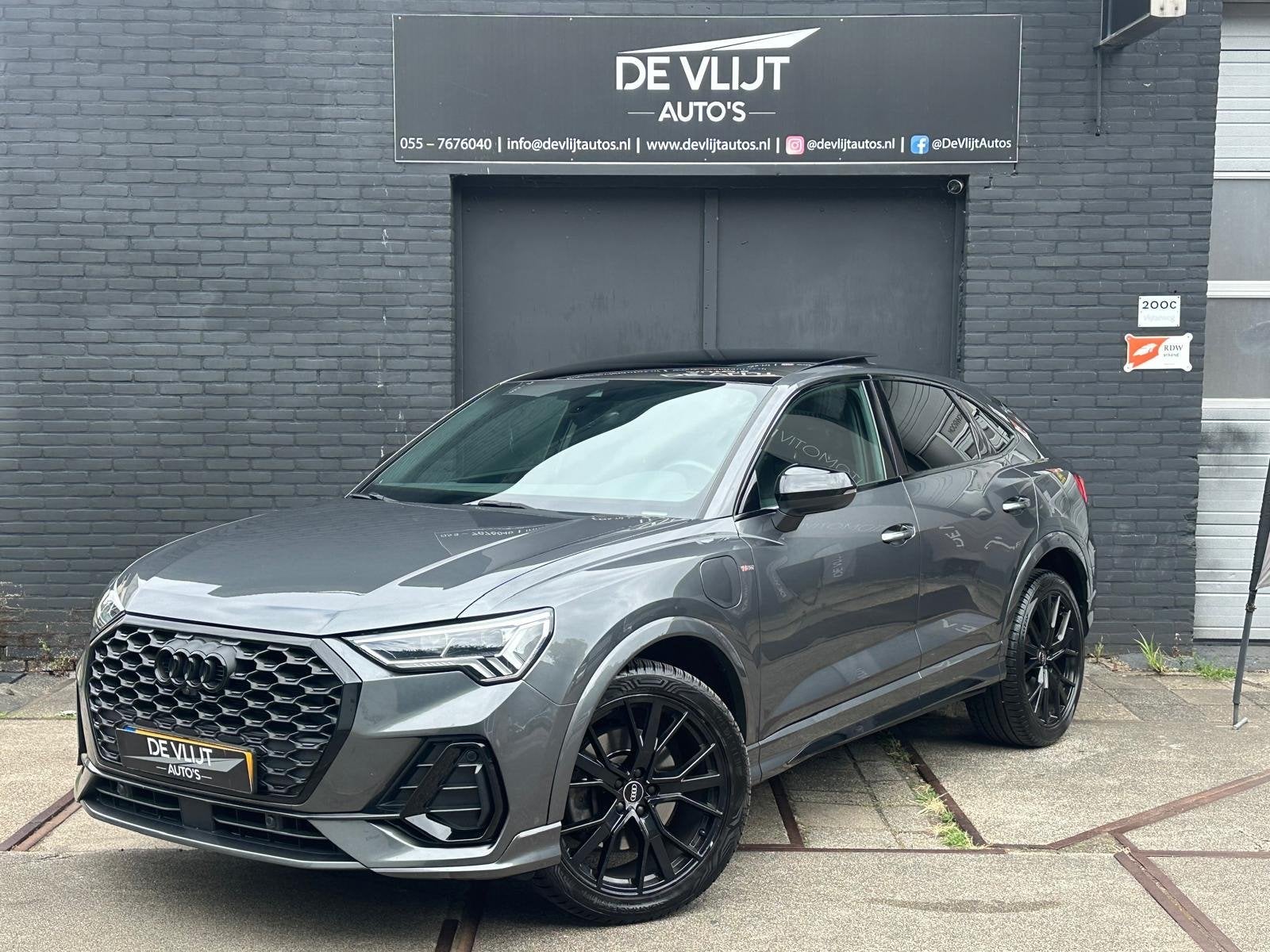 Audi Q3 Sportback 45 TFSI e S-Line | Pano | Matrix Led | Nav, Dealer onderhouden, Gebruikt, Euro 6, 150 pk