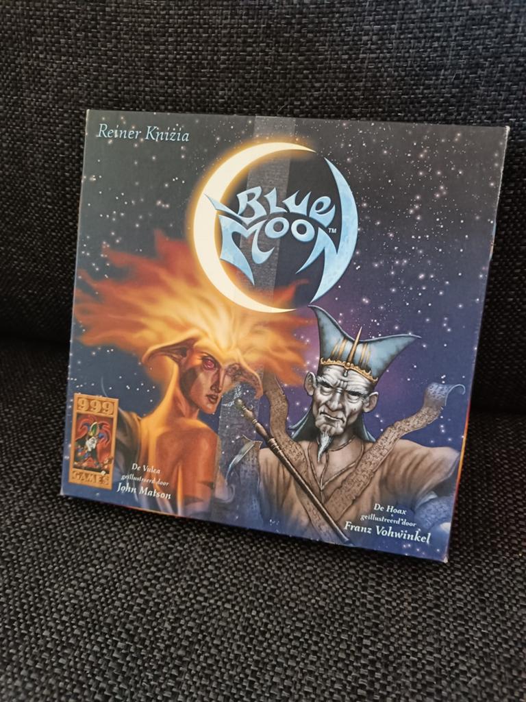 Blue Moon Kaartspel - Reiner Knizia (999 Games), Hobby en Vrije tijd, Gezelschapsspellen | Bordspellen, Een of twee spelers, Ophalen of Verzenden
