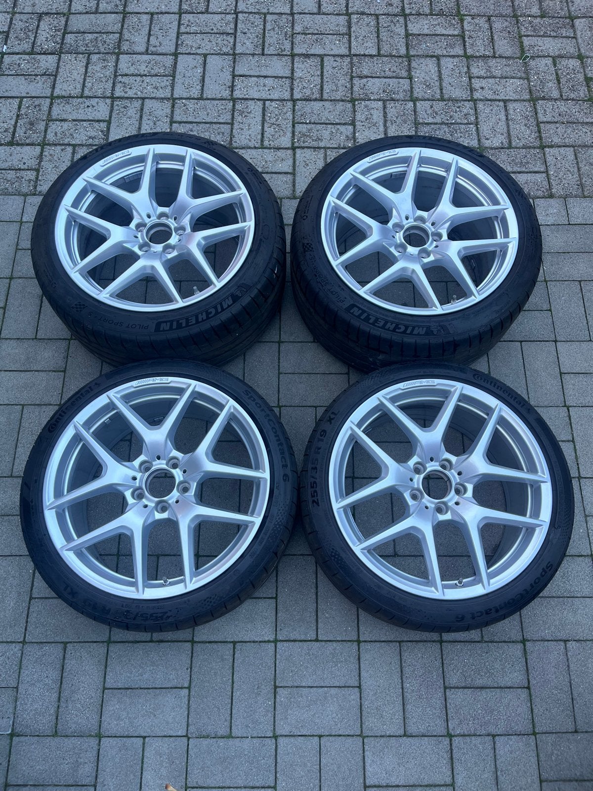 19 inch Mercedes AMG GT velgen originele banden A1904010400, 19 inch, Gebruikt, 255 mm, Banden en Velgen