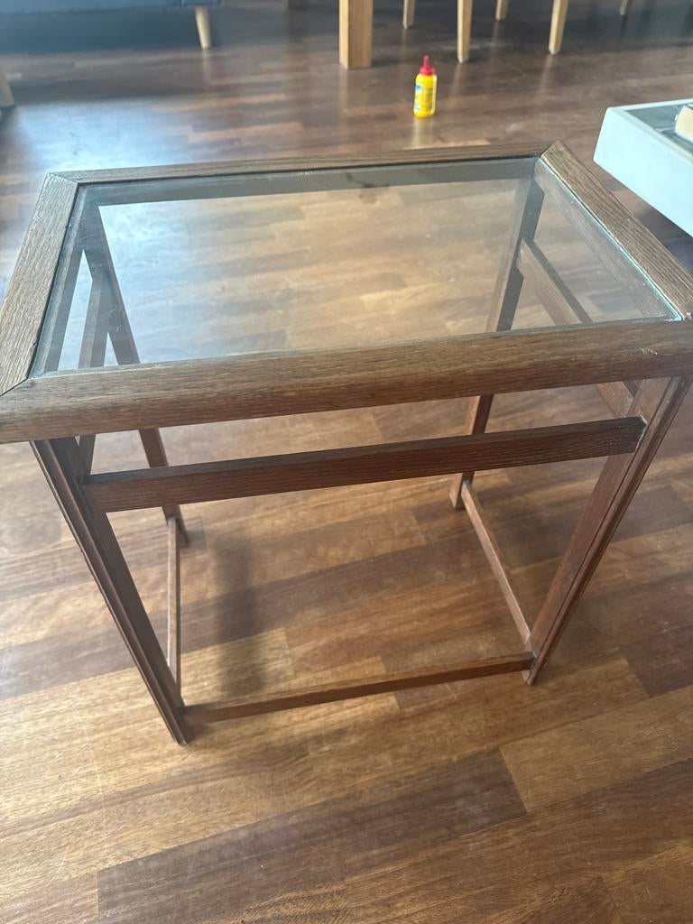 Vintage bijzettafel met glazen blad - Hout, Ophalen of Verzenden
