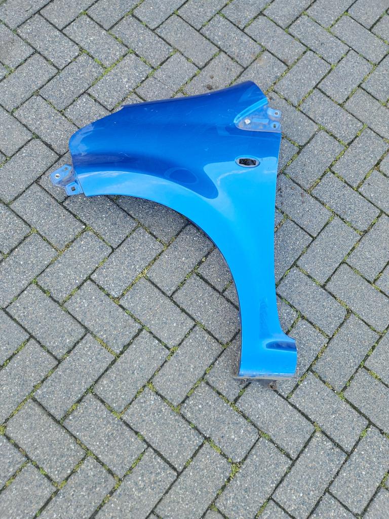 ZIJSCHERM LINKS VOOR TOYOTA AYGO, Auto-onderdelen, Carrosserie en Plaatwerk, Niet ingevuld, Gebruikt, Ophalen of Verzenden, Spatbord