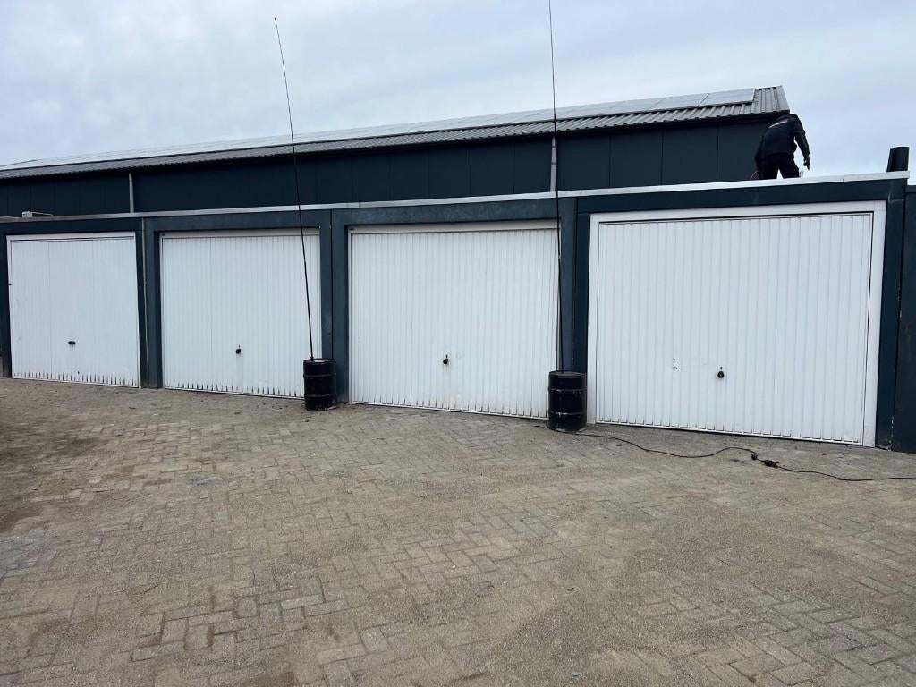 Garagebox te huur, Auto diversen