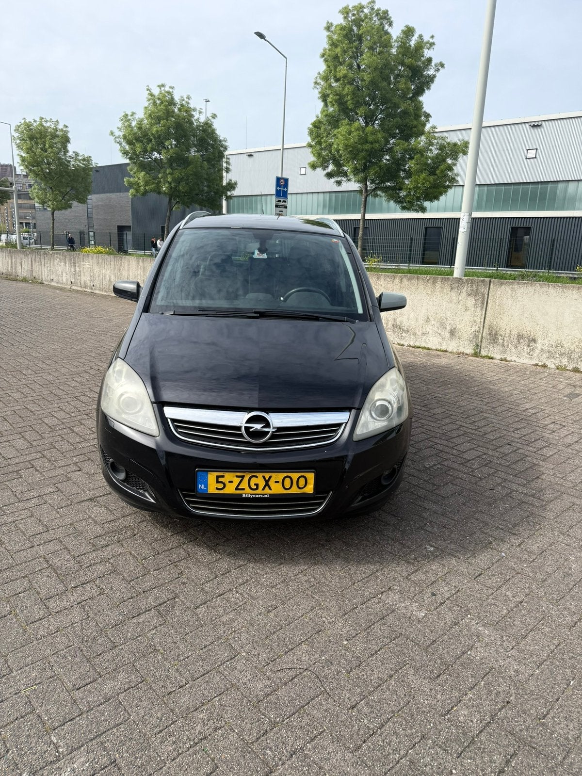 Opel Zafira 1.6 16V 85KW 2009 Zwart, Auto's, Voorwielaandrijving, 4 cilinders, 7 stoelen, Zwart