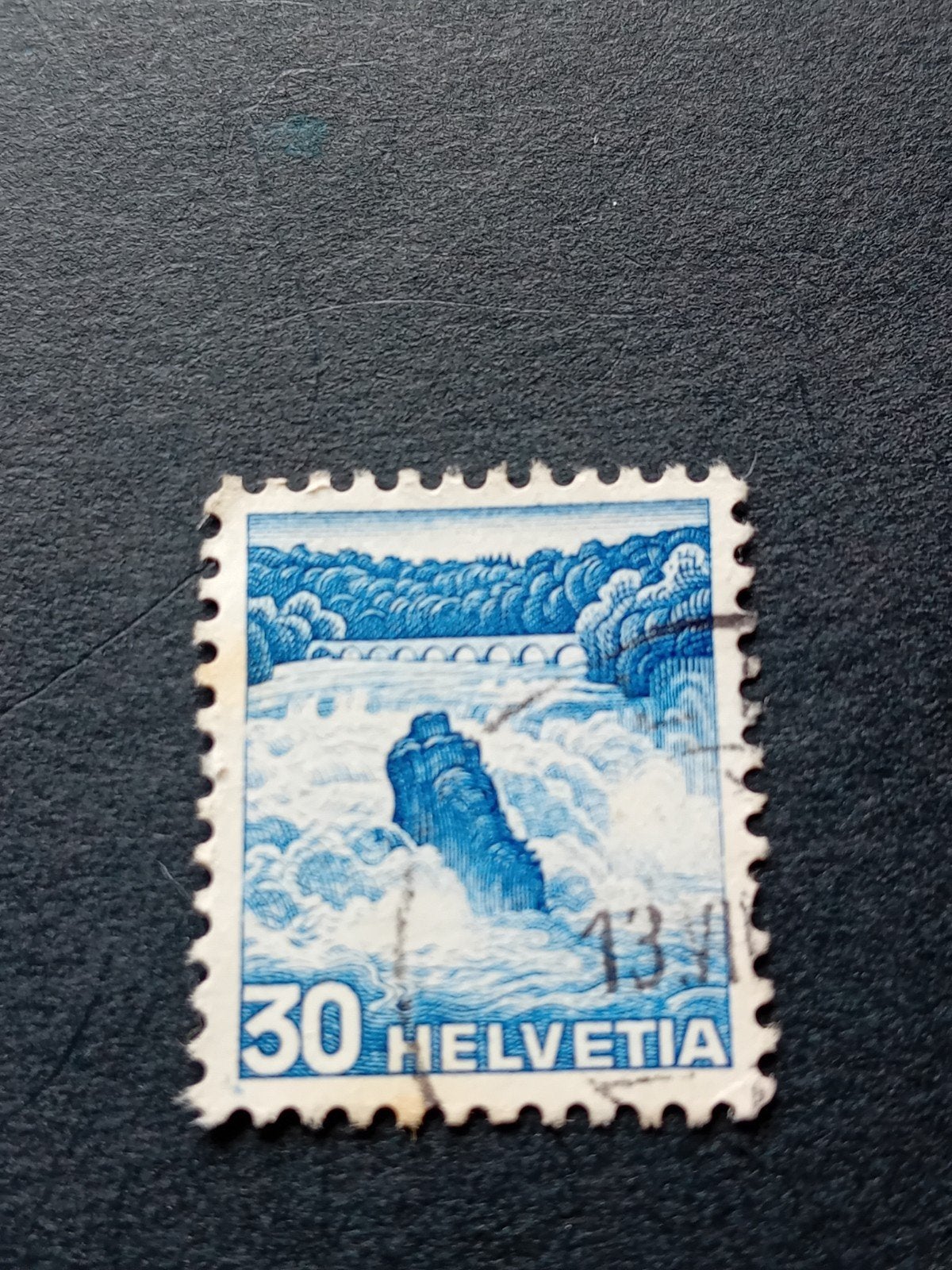 Zeldzame Zwitserse postzegel 30 Helvetia waterval, Ophalen of Verzenden