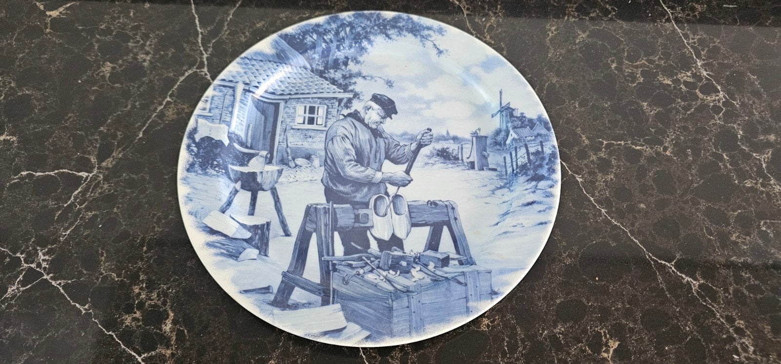 Delfts Blauw Wandbord - Klompenmaker, Ophalen of Verzenden