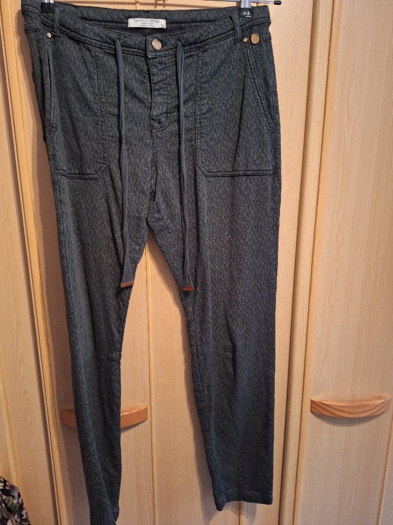 Groene broek van Summum Woman, Maat 38/40 (M), Summum Woman, Ophalen of Verzenden, Zo goed als nieuw