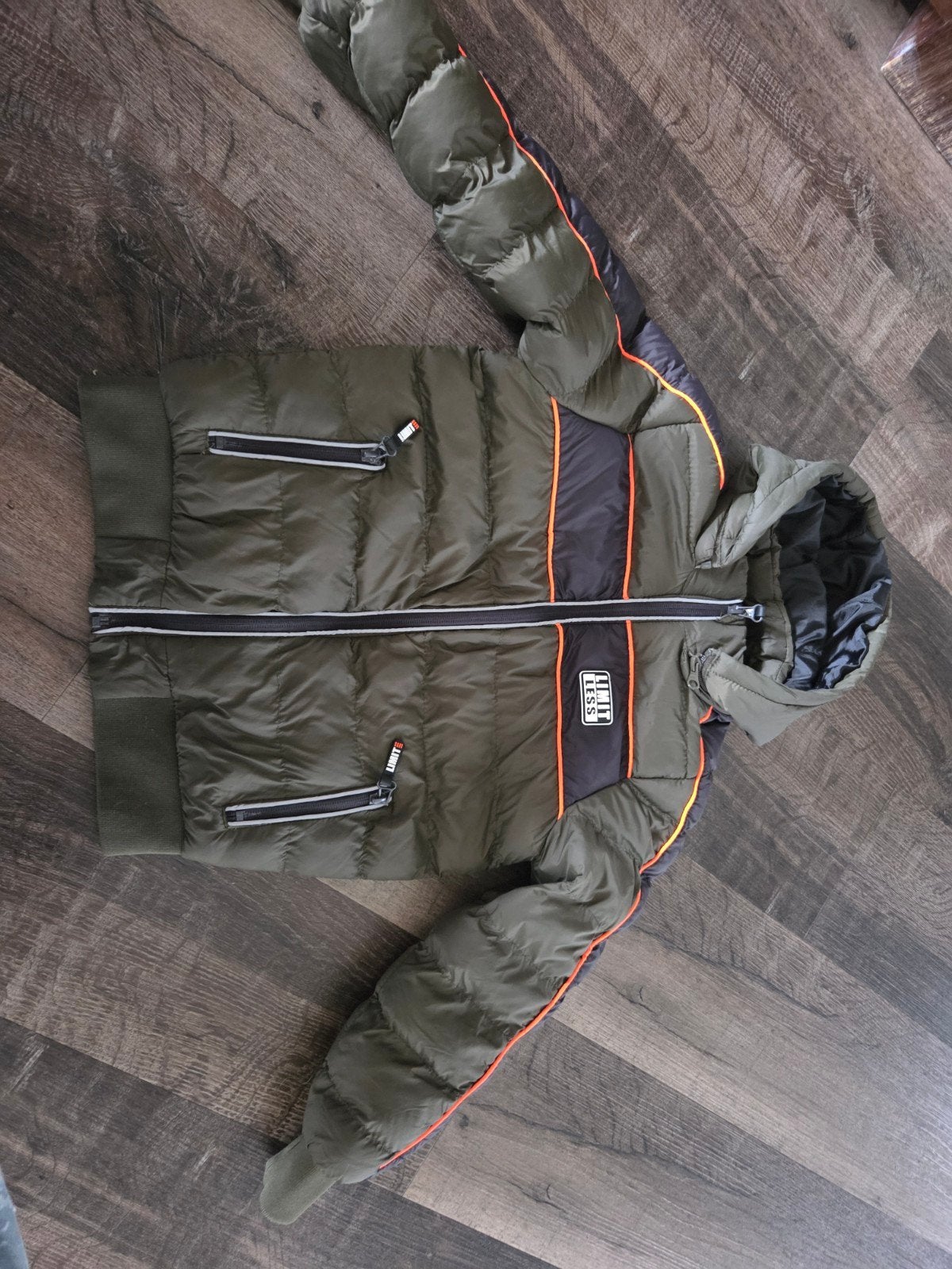 Stoere jongens winterjas maat 122/128 - Zo goed als nieuw, Terstal, Ophalen of Verzenden, Zo goed als nieuw, Jongen