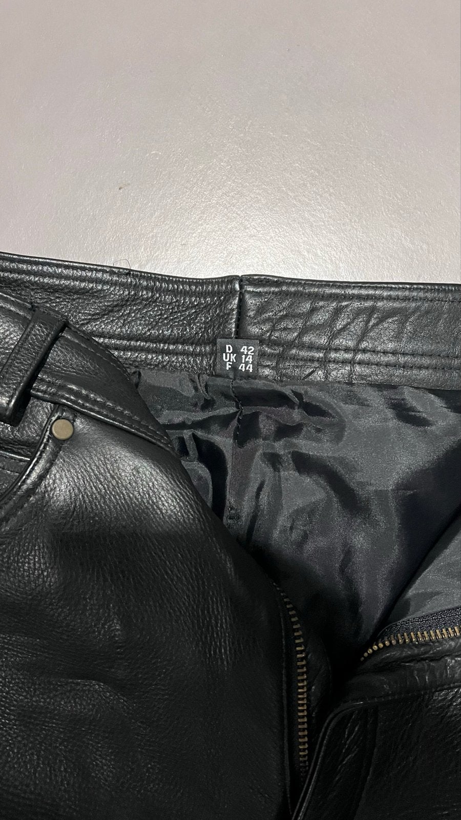 Zwarte Leren Broek - Maat 42/44 (L), Kleding | Dames, Zwart, Maat 42/44 (L), Ophalen of Verzenden, Zo goed als nieuw