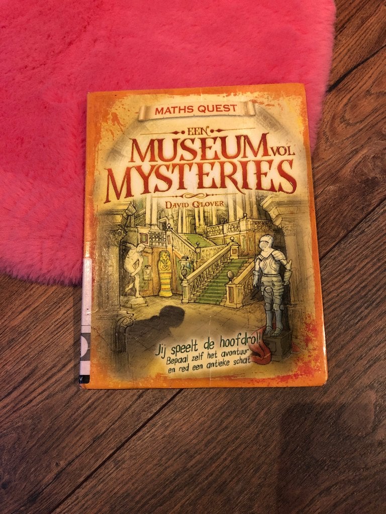 Maths Quest | Een museum vol mysteries, Ophalen of Verzenden, Gelezen, David Clover, Non-fictie