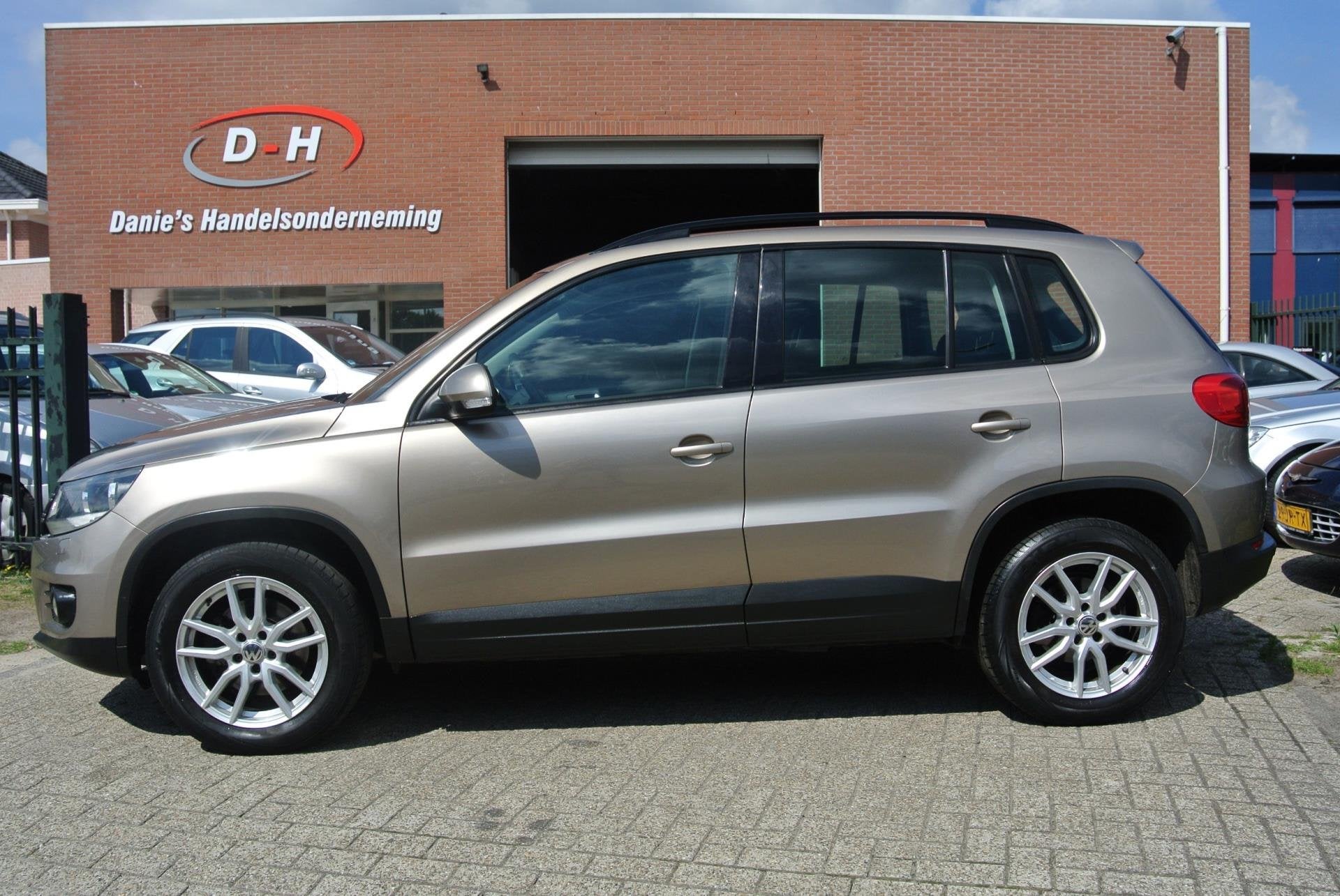 Volkswagen Tiguan 2.0 TSI Sport&Style 4Motion automaat apk 3, Auto's, Automaat, Euro 5, 4 cilinders, 1984 cc