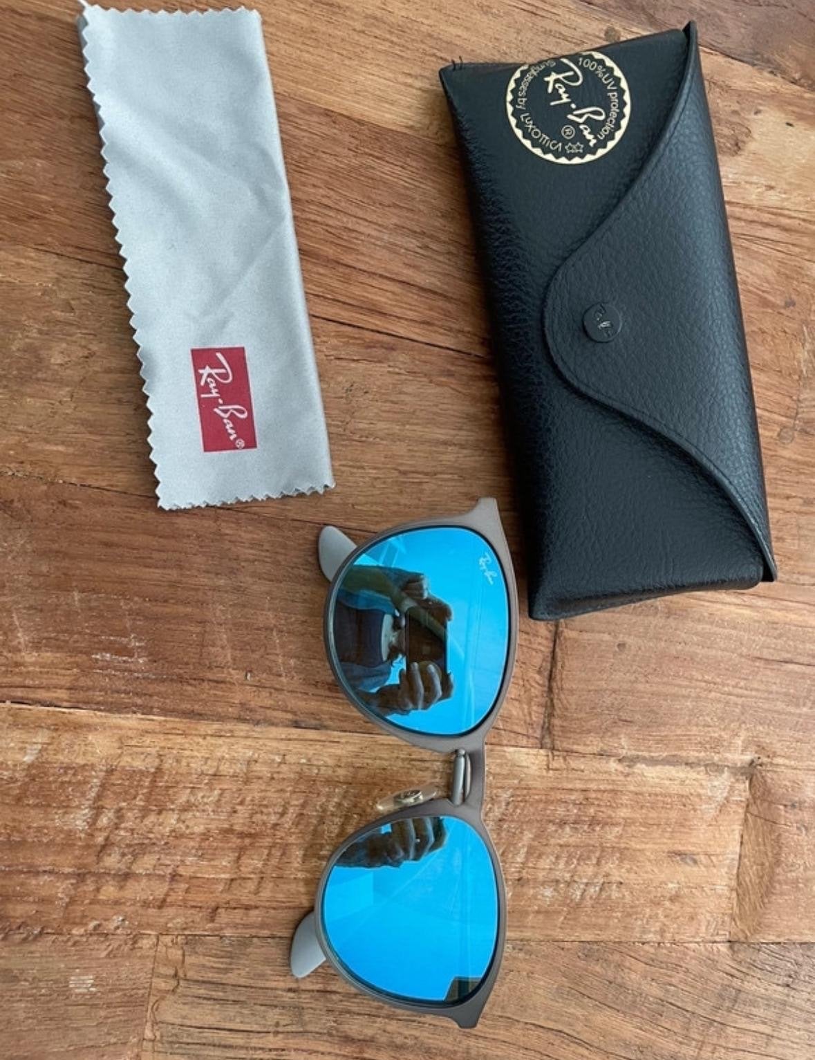 Ray-Ban zonnebril met blauwe spiegelglazen, Zonnebril, Blauw, Ophalen of Verzenden, Zo goed als nieuw