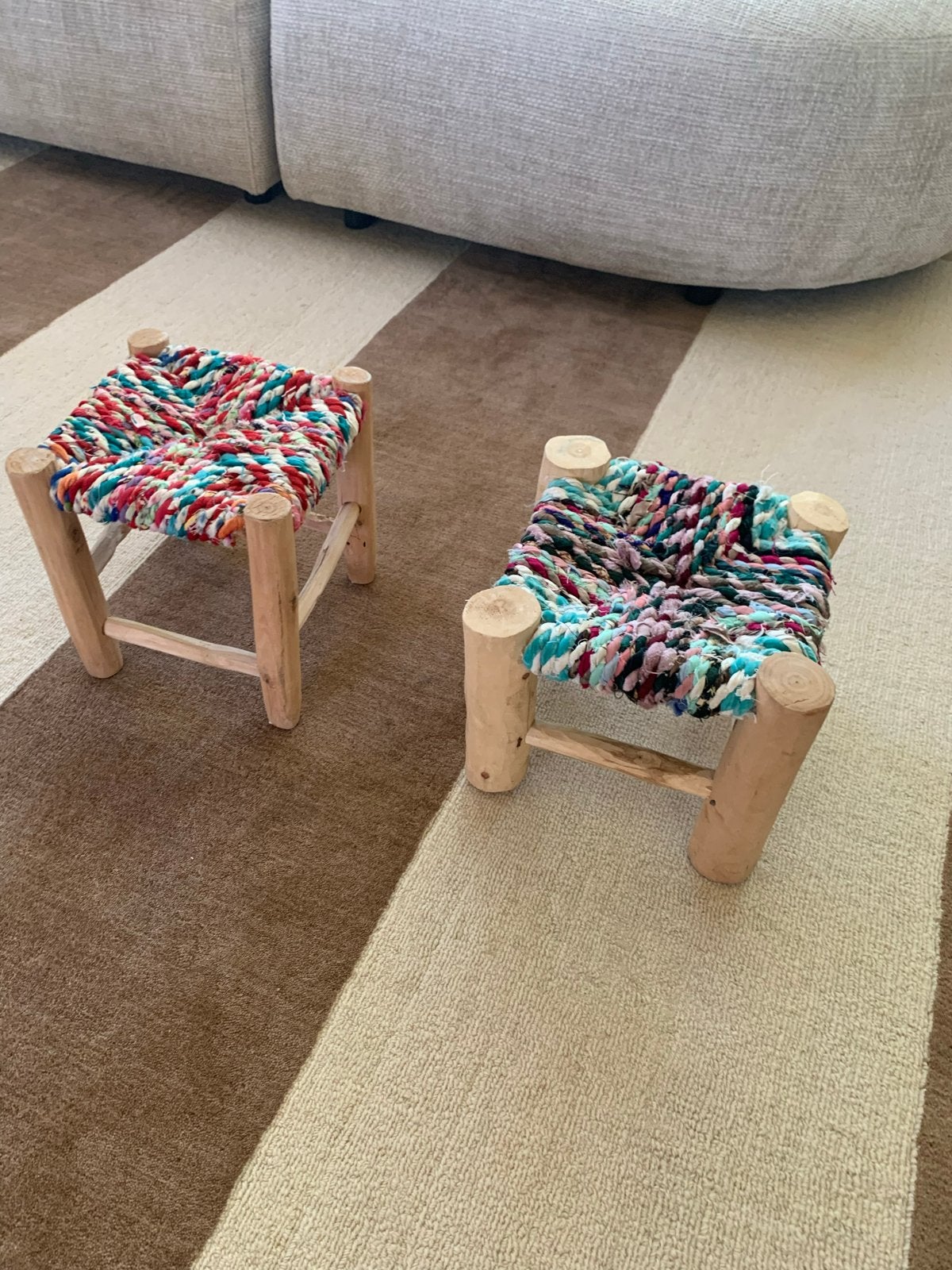 2 Marokkaanse kinder krukjes met gevlochten zitting, Ophalen, Gebruikt, Hout