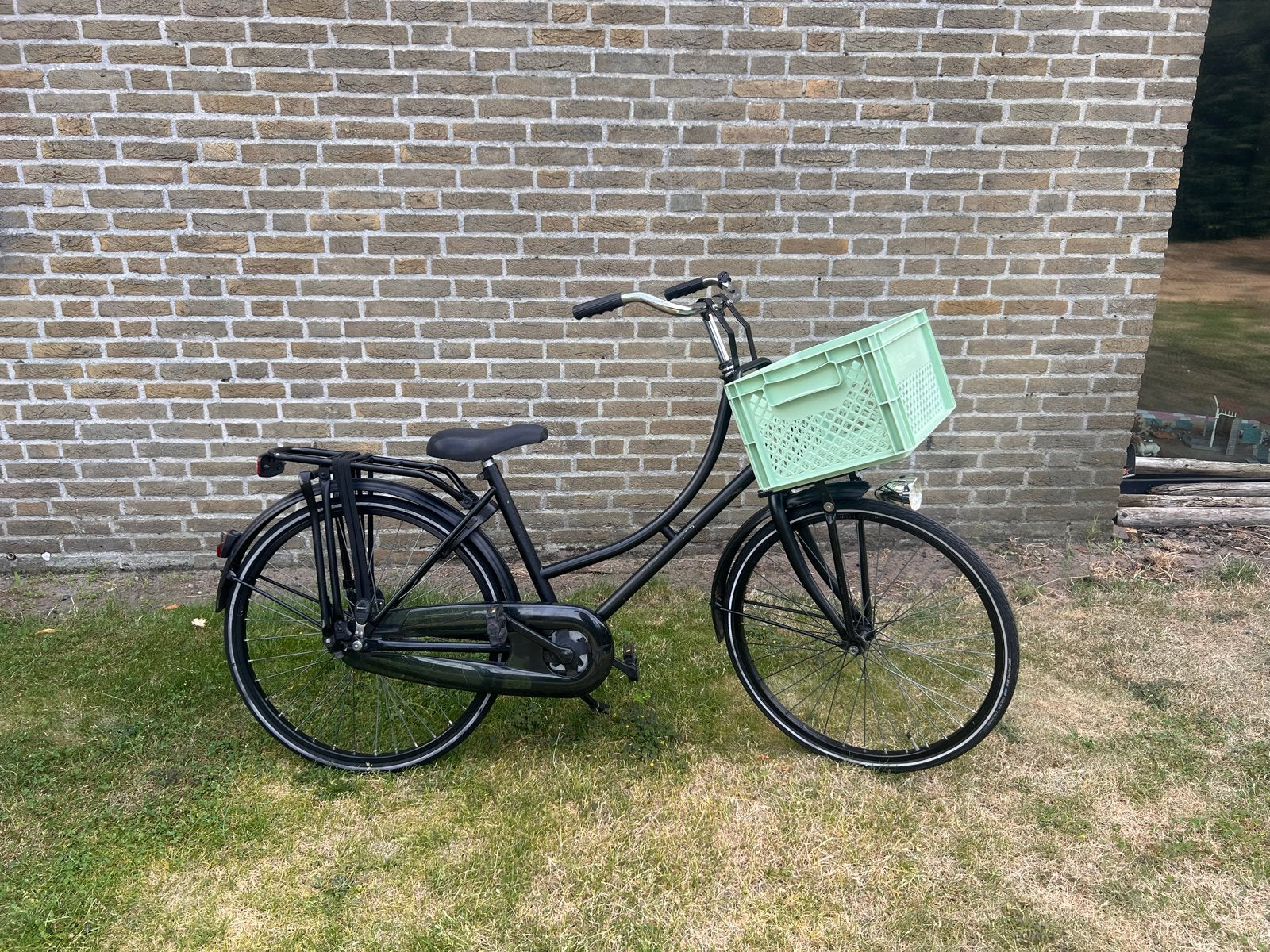 Zwarte transportfiets met krat (24 inch), Ophalen, Gebruikt, 24 inch