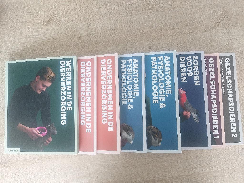 Studieboekenset MBO dierverzorging niv. 4 Animalis, Ophalen of Verzenden, Zo goed als nieuw, MBO, Animalis