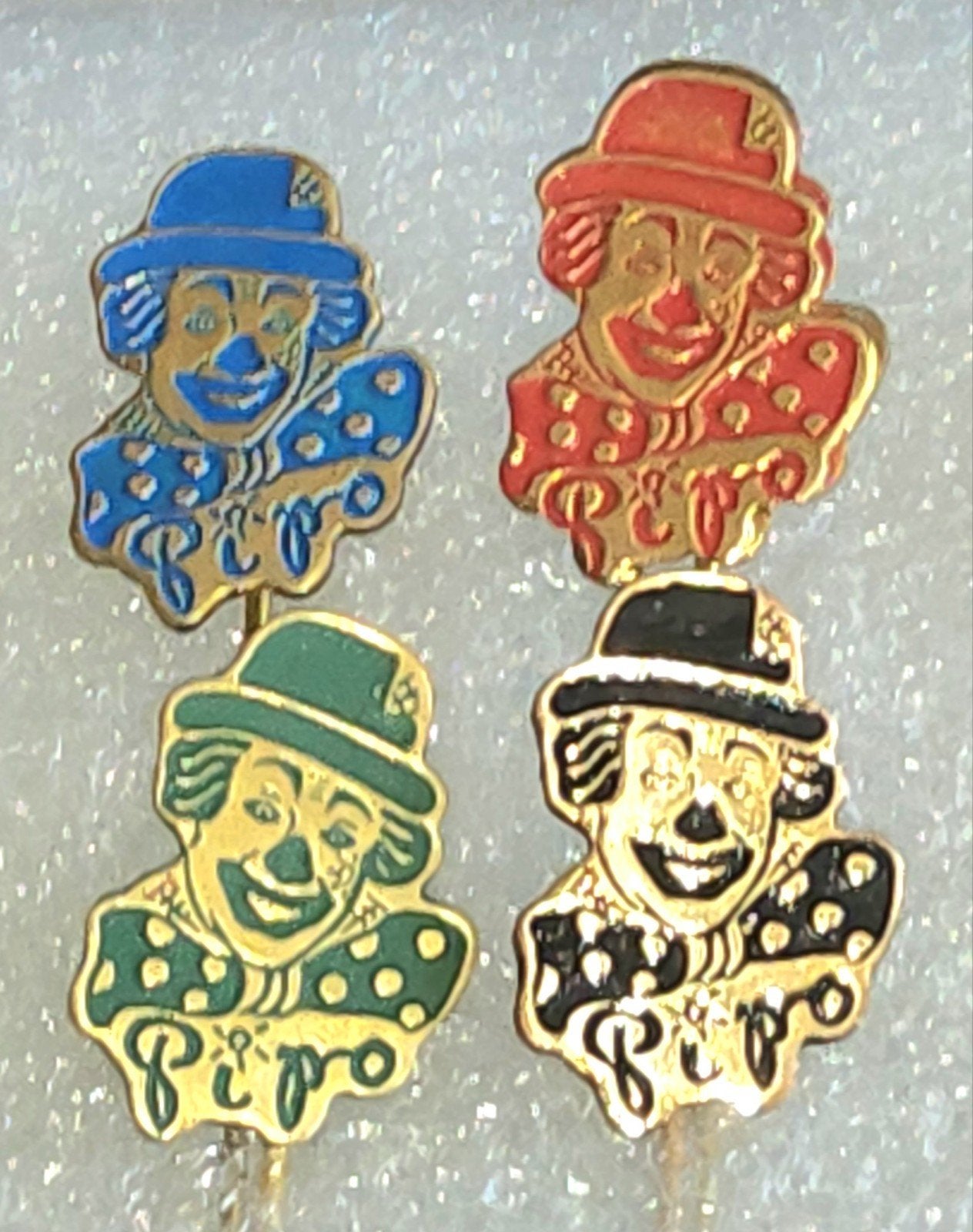 4 Speldjes Pipo de Clown, Ophalen of Verzenden, Gebruikt, Overige onderwerpen, Speldje of Pin