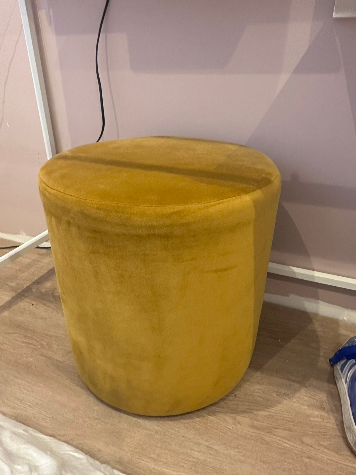 Okergele gele poef, Ophalen, Zo goed als nieuw, Rond, Minder dan 50 cm