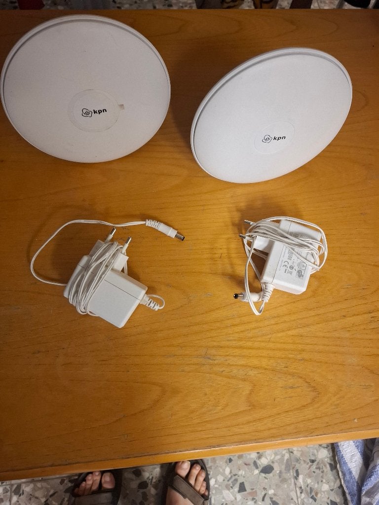2 x KPN SuperWifi Punt Kleur Wit, Computers en Software, Routers en Modems, Zo goed als nieuw, Router, Verzenden