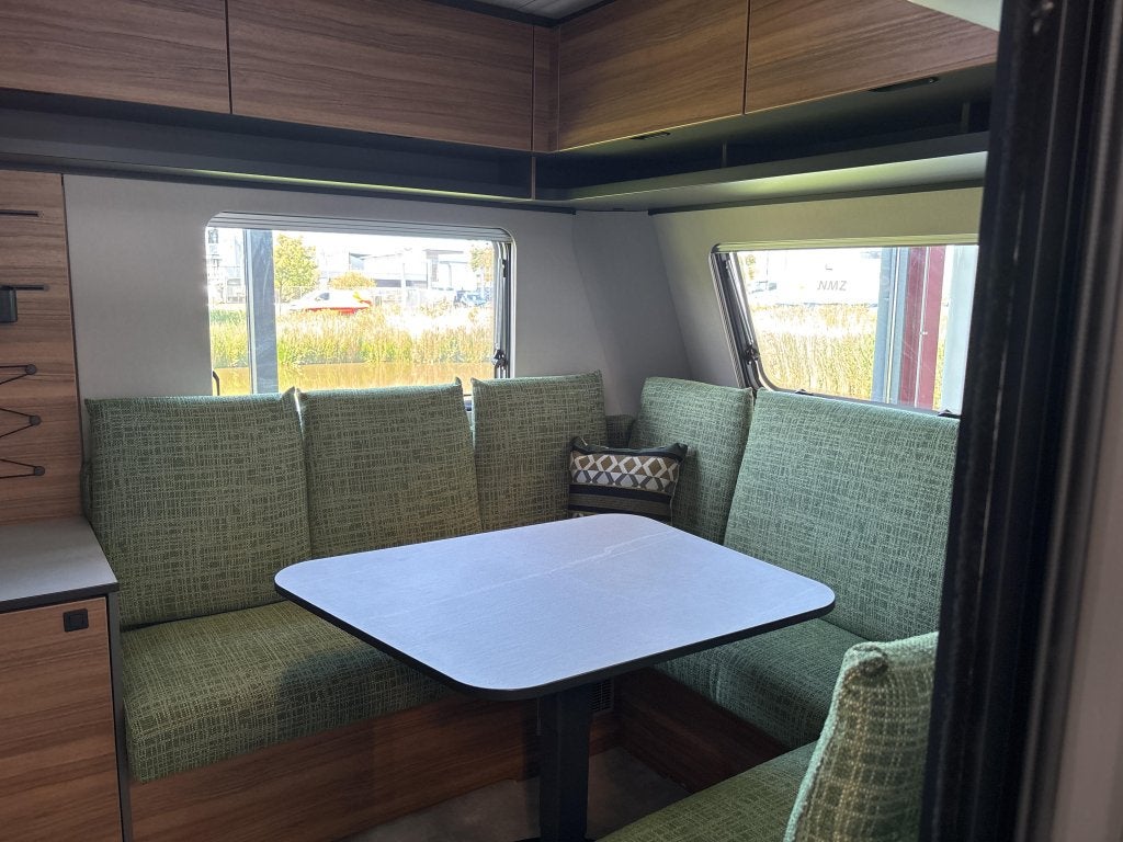 Eriba Novaline 485 Lulea Leaf Elegance pakket Thule luifel, Caravans en Kamperen, Rondzit, Bedrijf, Overige typen, 5 tot 6 meter