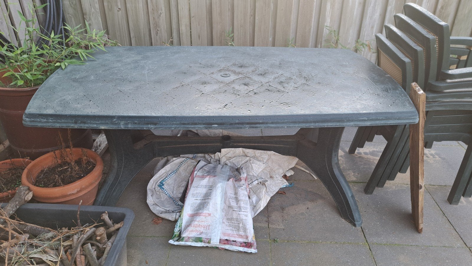 Gebruikte kunststof tuinset met tafel en stoelen, Tuin en Terras, Ophalen, Kunststof, Gebruikt, Tuinset