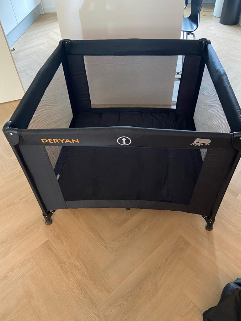 Deryan uitklapbare box - Compact en Draagbaar, Ophalen, Zo goed als nieuw, Vierkant