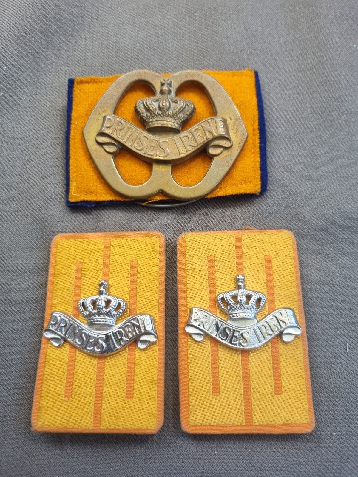 setje Regiment Fuseliers Prinses Irene (oogjes), Ophalen of Verzenden, Landmacht, Nederland, Embleem of Badge
