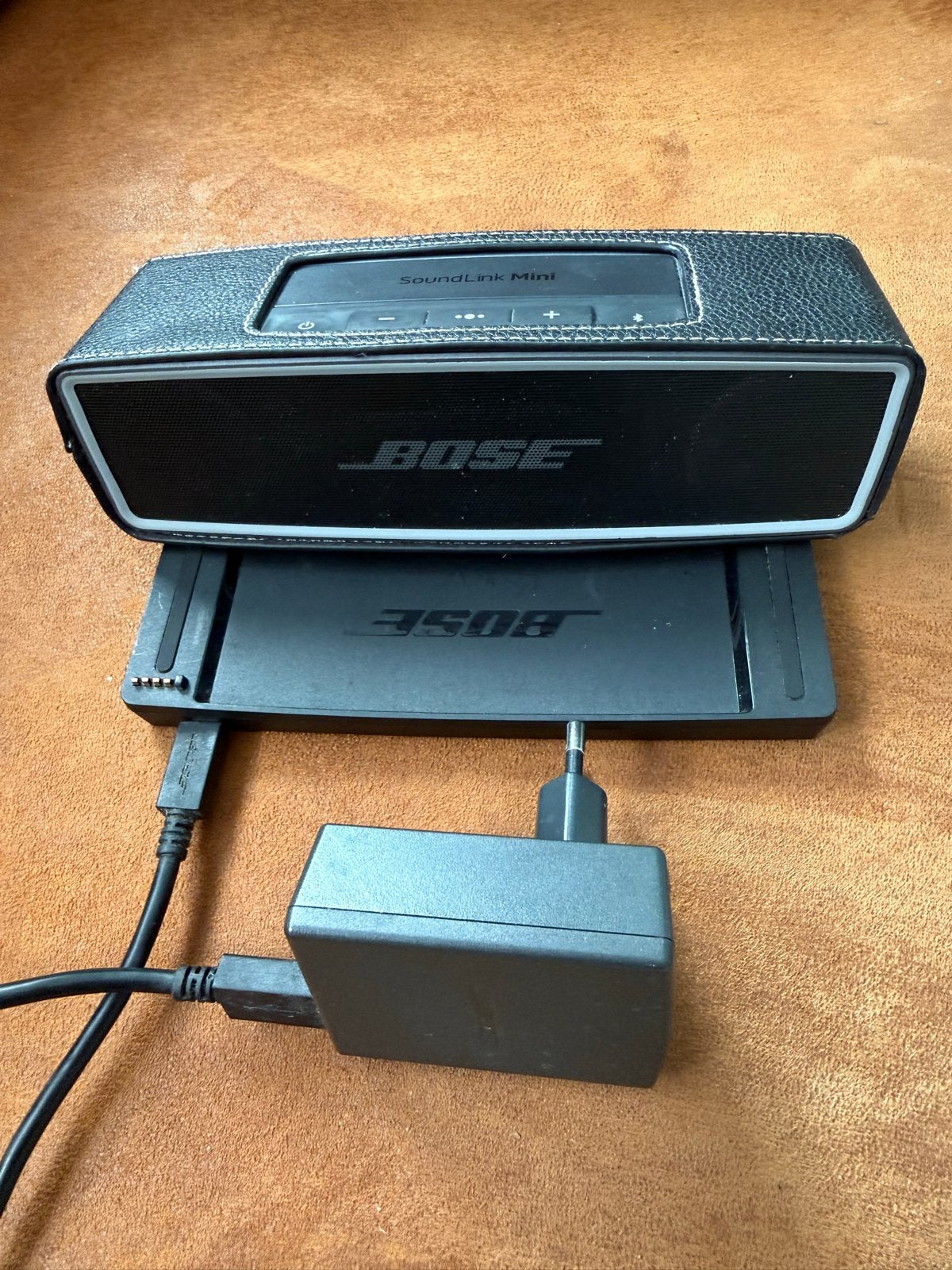 Bose SoundLink Mini Bluetooth Speaker met Oplaadstation, Gebruikt, Overige typen, Ophalen of Verzenden, Bose