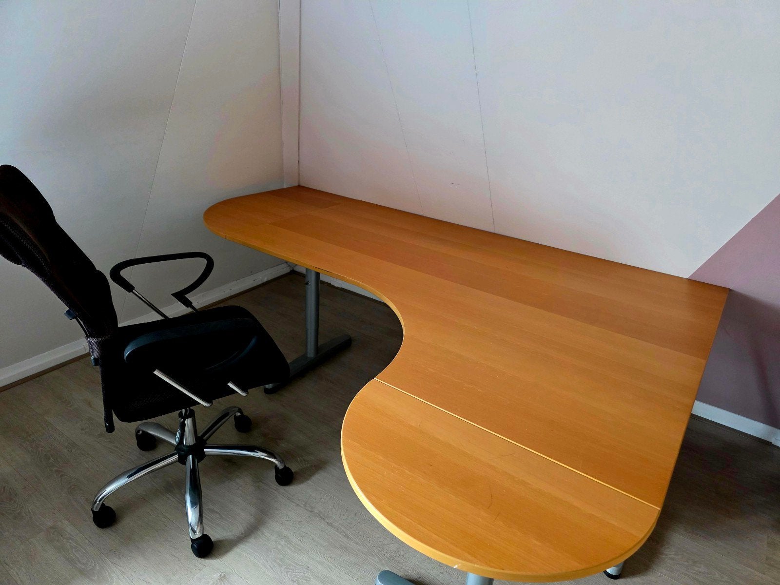 Groot IKEA Galant Hoekbureau - Ergonomisch en Ruim, Huis en Inrichting, Bureaus, Ophalen, Gebruikt, Hout, Hoekbureau
