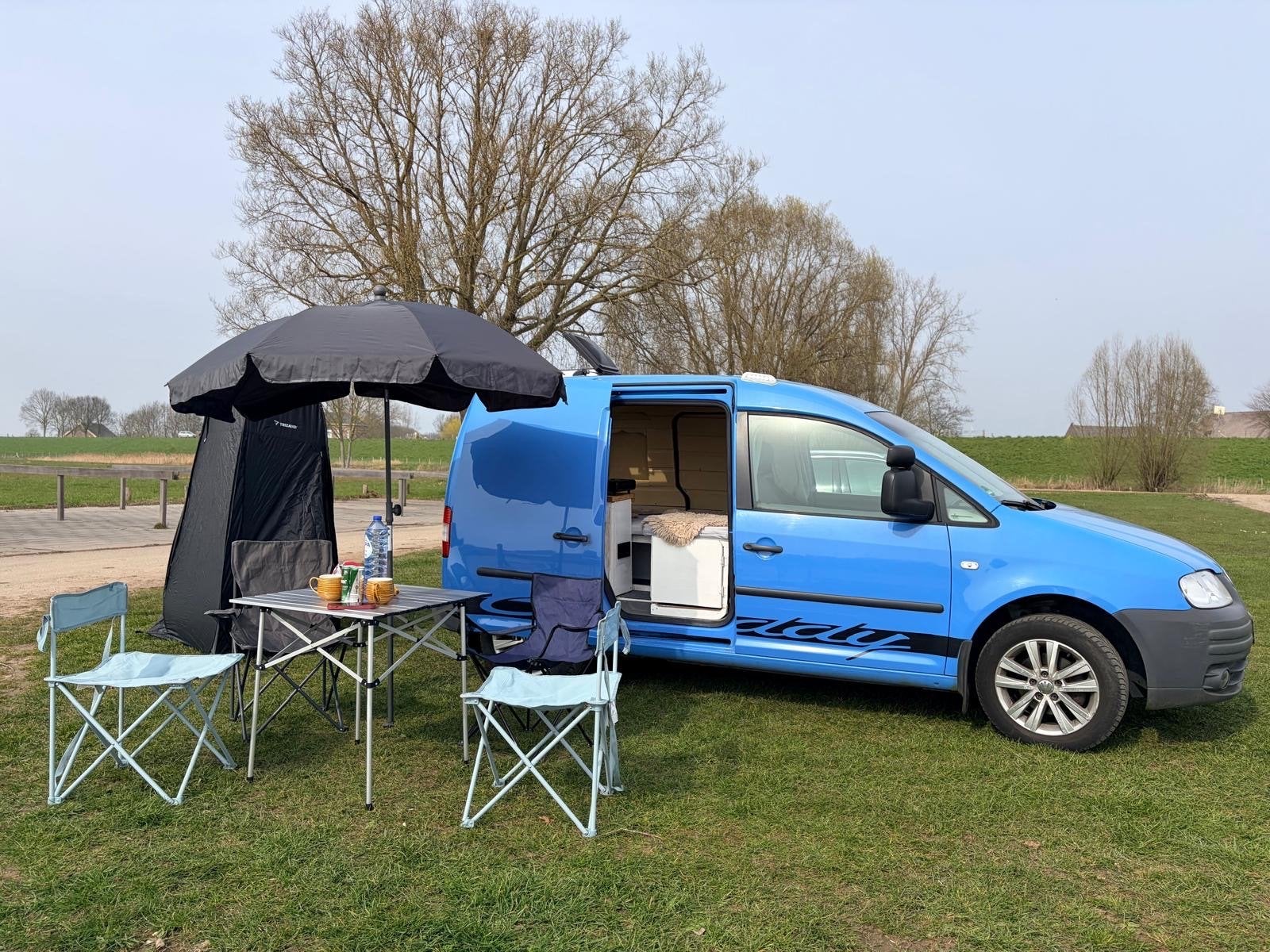 Compacte Volkswagen Caddy Camper - Klaar voor avontuur!, Chemisch toilet, CNG (Aardgas), Tot en met 2, Handgeschakeld
