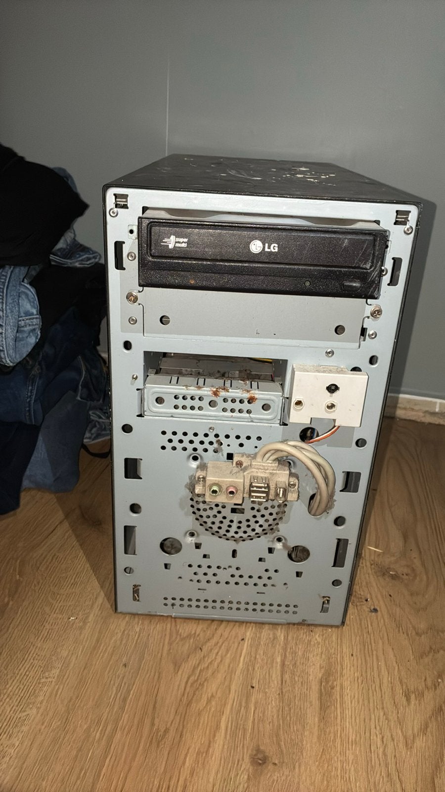 Oude desktop computer - Werking onbekend, Computers en Software, Desktop Pc's, Ophalen, HDD, Minder dan 4 GB, Niet werkend