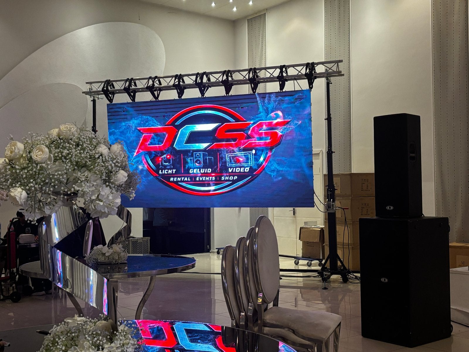 LED Scherm Verhuur Nederland - Evenementen & Feesten, Audio, Tv en Foto, Beamers, Ophalen of Verzenden, Zo goed als nieuw, LED