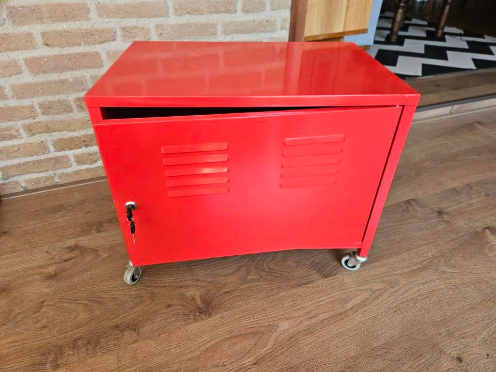 Rood IKEA PS locker kastje op wielen, Huis en Inrichting, Kasten | Lockerkasten, Ophalen, Gebruikt